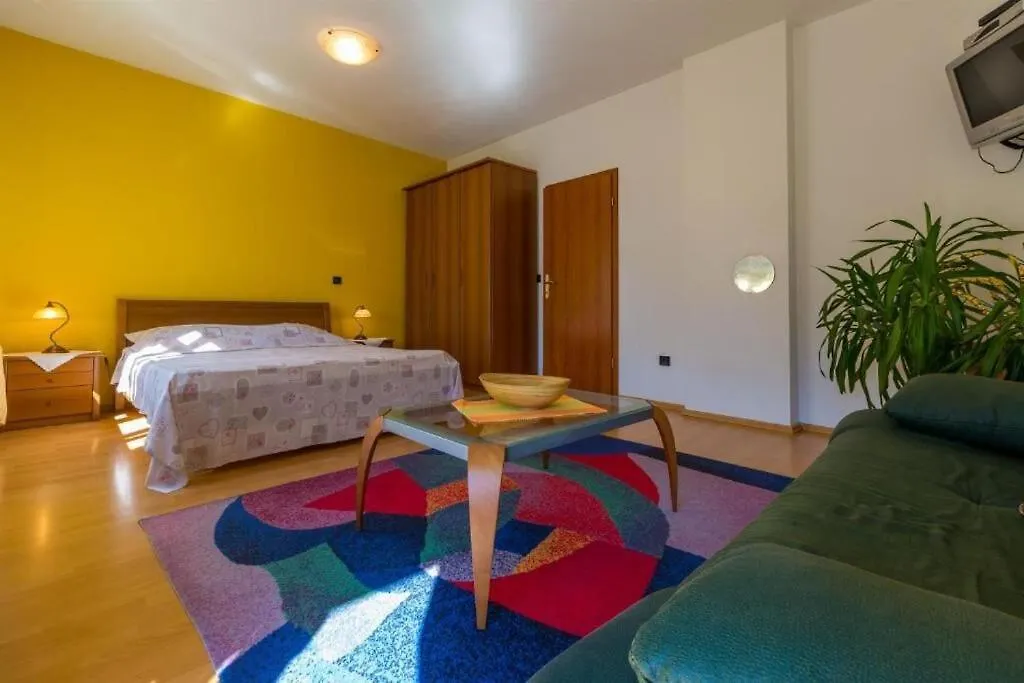 Apartments Villa Katarina Selce