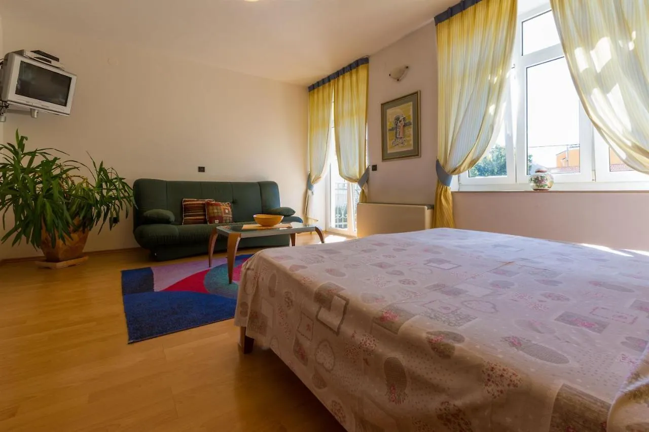Apartments Villa Katarina Selce